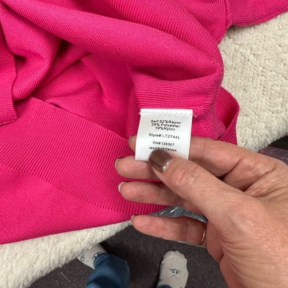 Line & Dot Sweater - Picture 9 of 9